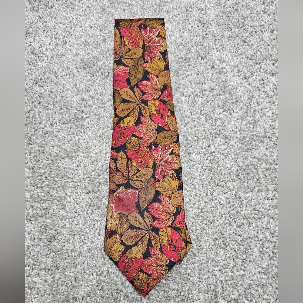 EDDIE BAUER TIE